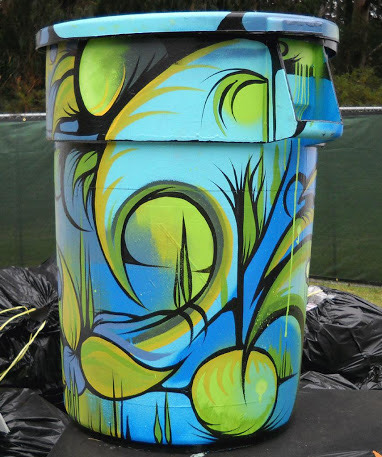 A water tank painted with student artwork in Taboga