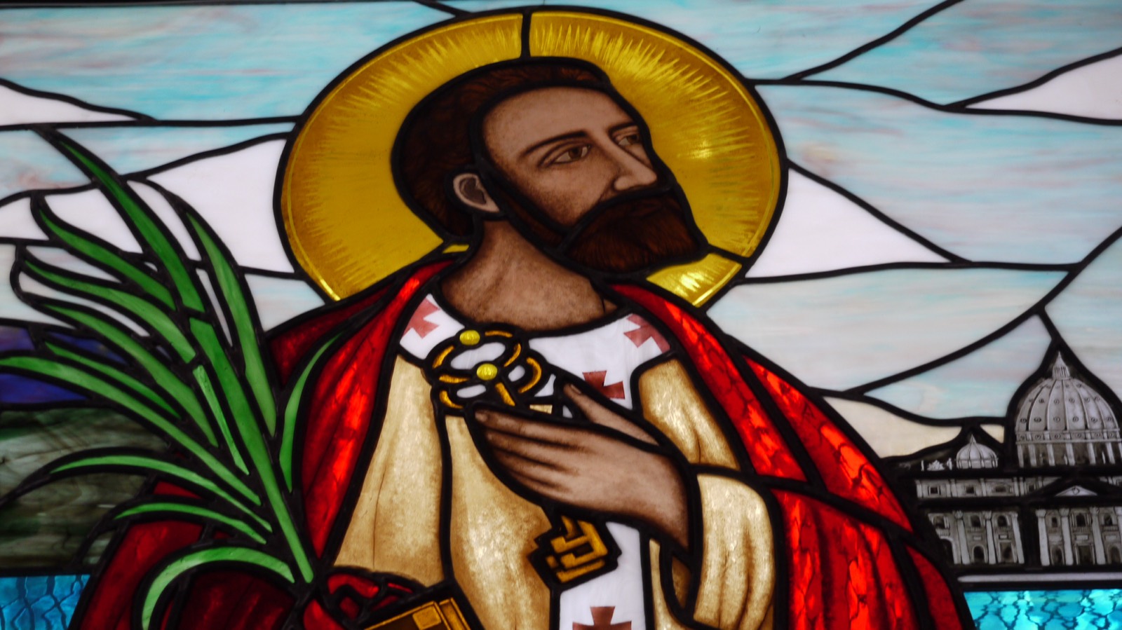 Stained-glass window of Saint Peter holding the keys, in Taboga’s church — archive photo of the feast’s patron saint (not specifically from the 2020 celebration).